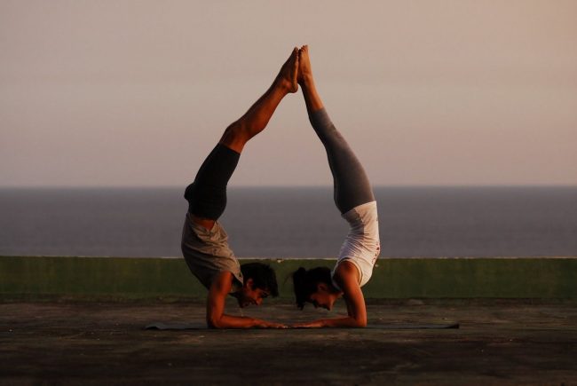 «Нам больно употреблять слова "йога" и "бизнес" вместе». Как две мамы открывали йога-студию