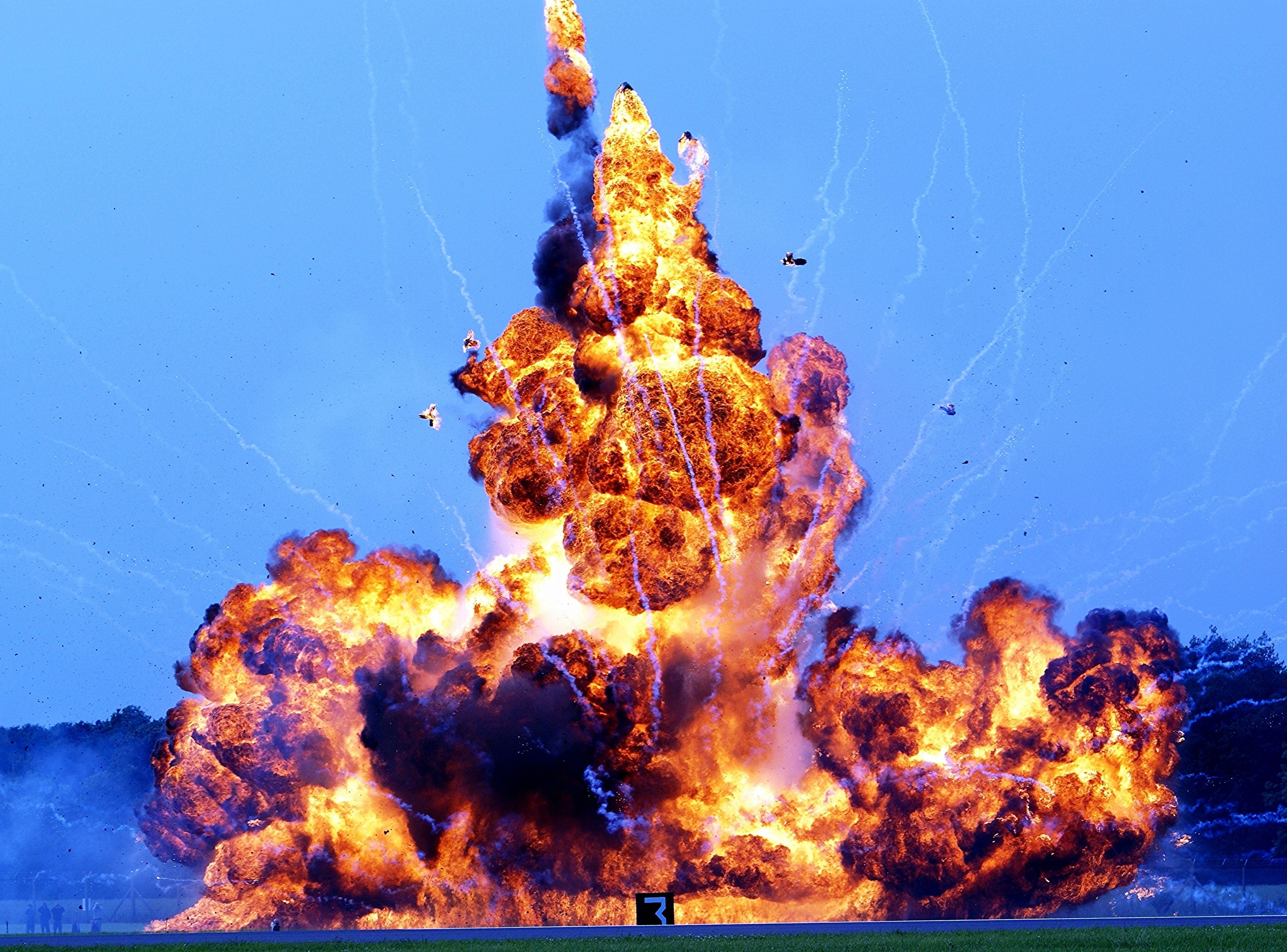Картинки взрыв (60 фото) .