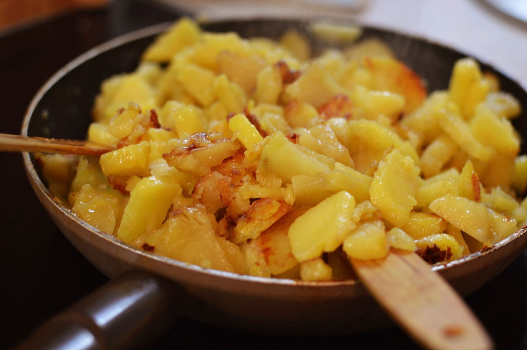 Жареная картошка на сковородке
