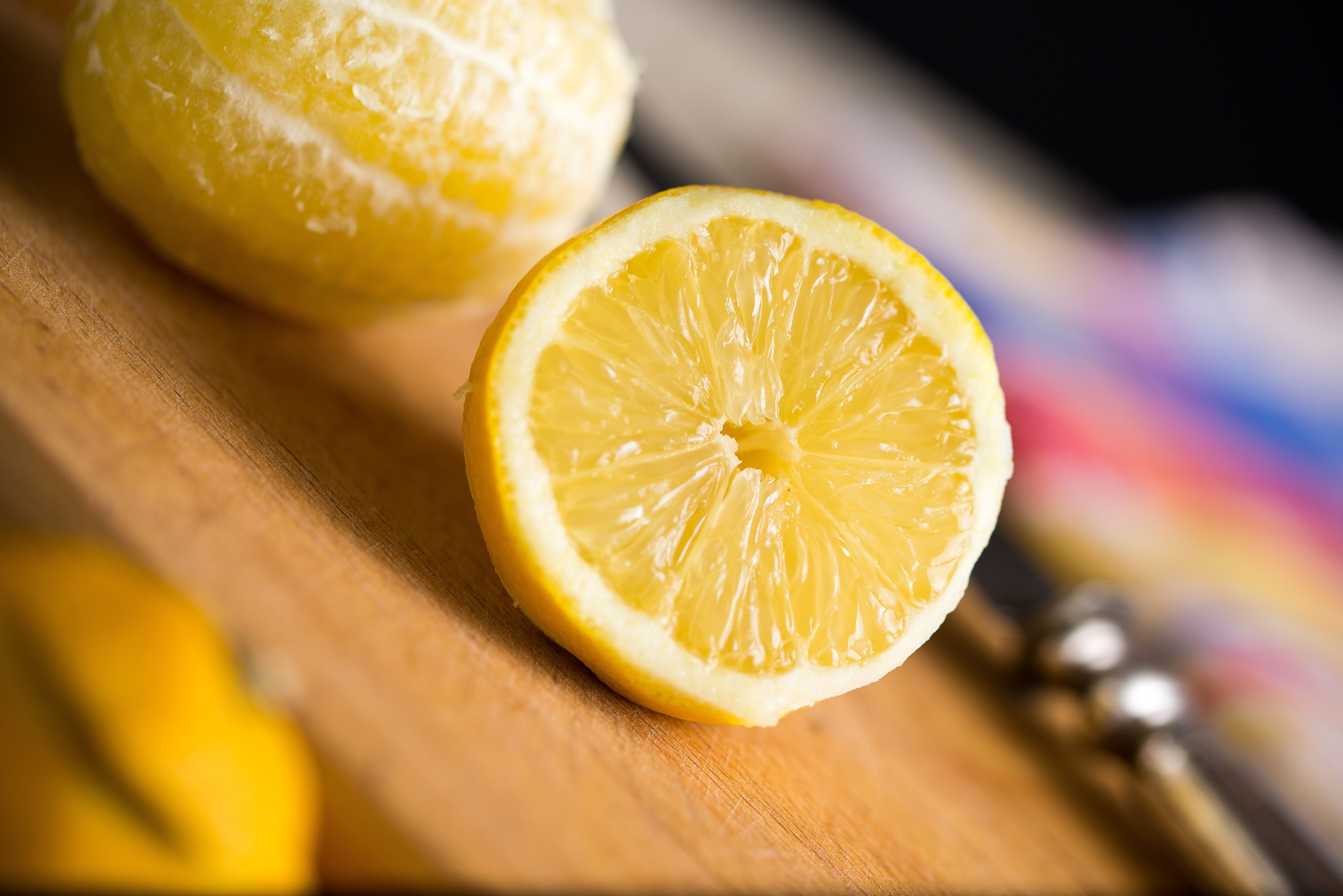 Польза зеленых лимонов. Лимон. Лимон картинка. Лимон в разрезе. Лимон, лайм.