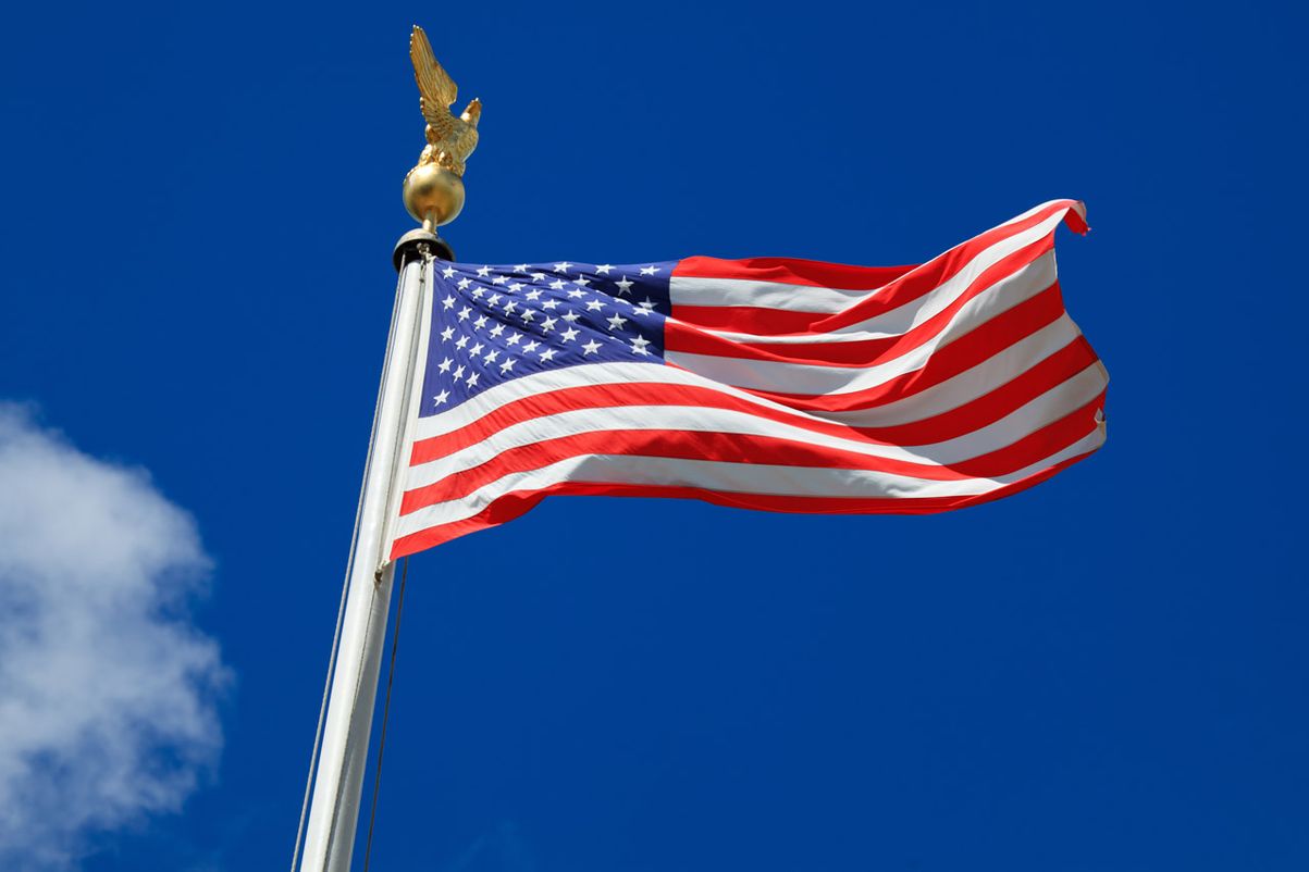 Флаг США Штандарт. Соединённые штаты Америки флаг. Флагшток США. Гимн флагу сша